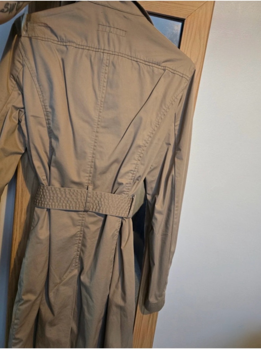 Lightweight Tan Trench Coat with Self-Belt - Unbranded - Picture 5 of 5